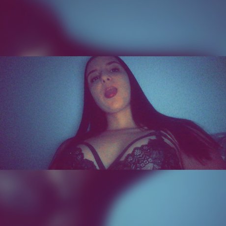 Naakte gelekte OnlyFans-foto van Alejandra Giraldo