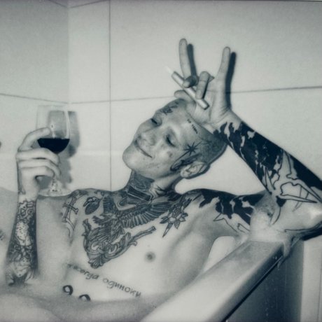Naakte gelekte OnlyFans-foto van Persi