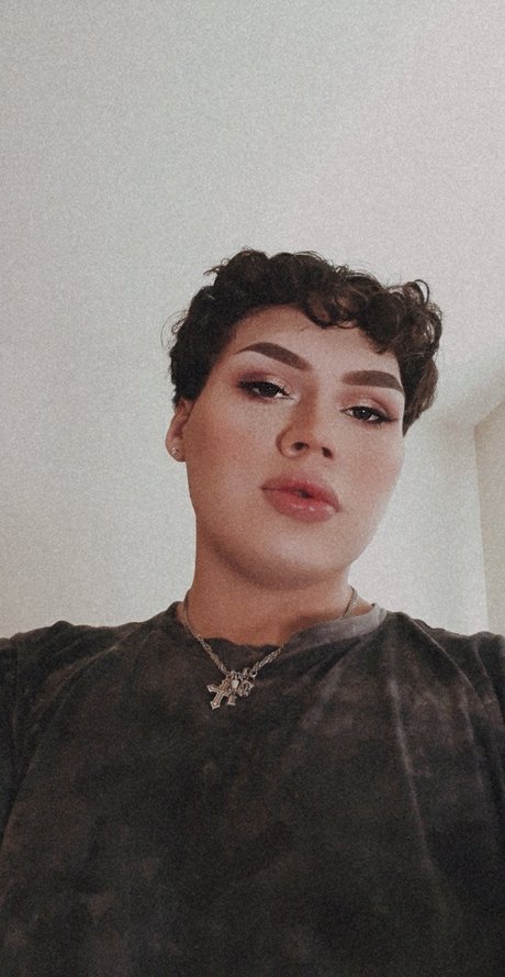Naakte gelekte OnlyFans-foto van Abraham Pena