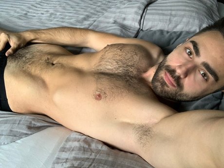 Naakte gelekte OnlyFans-foto van Pc Andrew