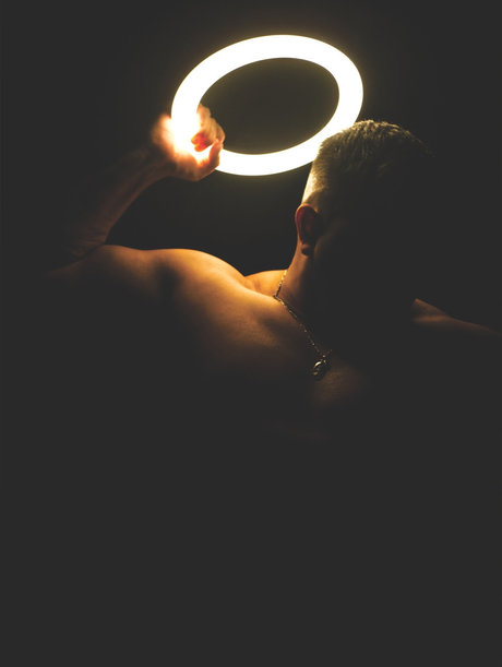 Naakte gelekte OnlyFans-foto van Pavlis