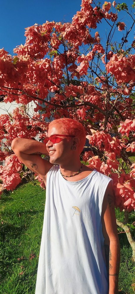 Naakte gelekte OnlyFans-foto van Paulo Vitor