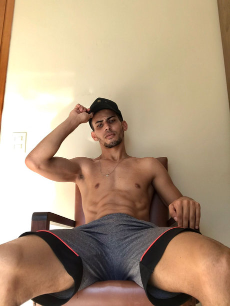 Naakte gelekte OnlyFans-foto van Paullo Costa