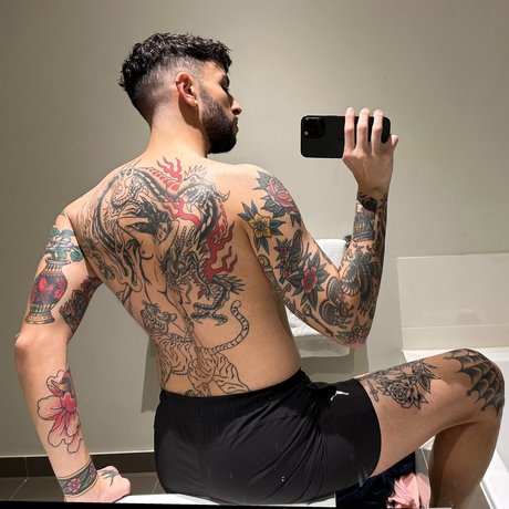 Naakte gelekte OnlyFans-foto van Fip