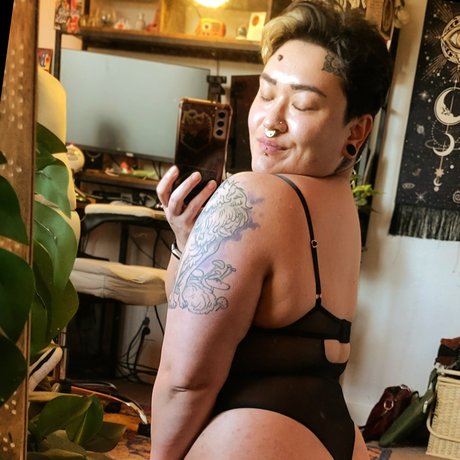 Naakte gelekte OnlyFans-foto van Phantomsigh
