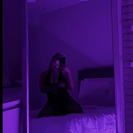Naakte gelekte OnlyFans-foto van Dl