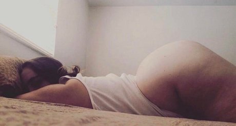 Naakte gelekte OnlyFans-foto van Pewdie Pawg