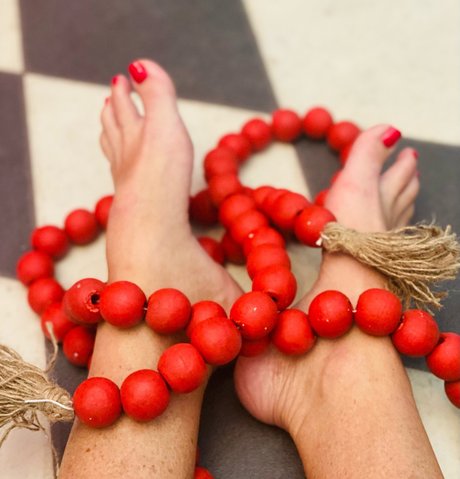 Naakte gelekte OnlyFans-foto van Miss Petite Yoga Feet