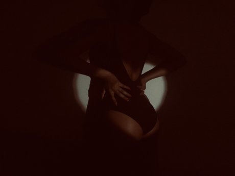 Naakte gelekte OnlyFans-foto van Candi 