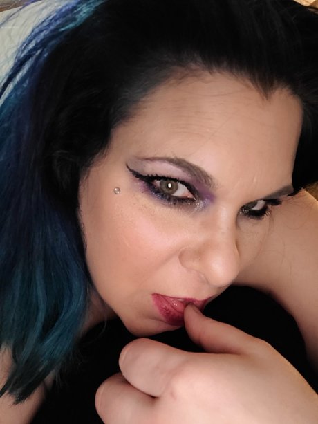Naakte gelekte OnlyFans-foto van Corvina Cane