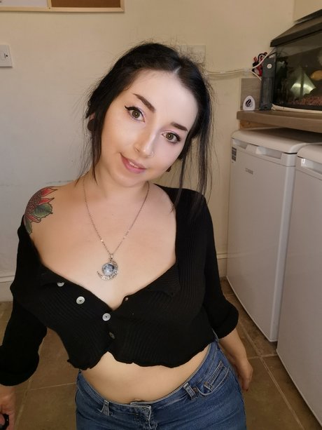Naakte gelekte OnlyFans-foto van Pixie 