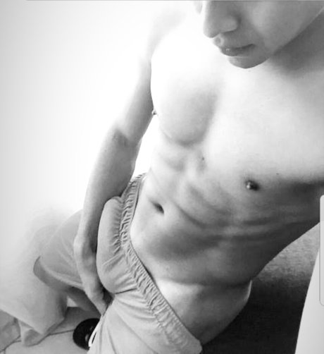Naakte gelekte OnlyFans-foto van Clark