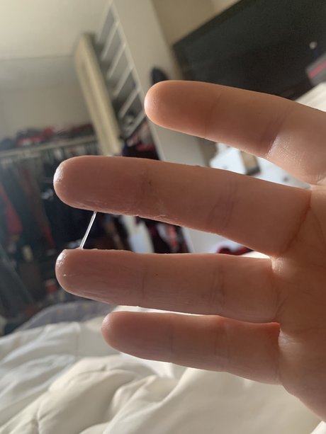Naakte gelekte OnlyFans-foto van Cry Baby