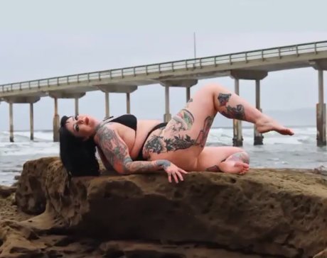 Naakte gelekte OnlyFans-foto van Pretty Paige