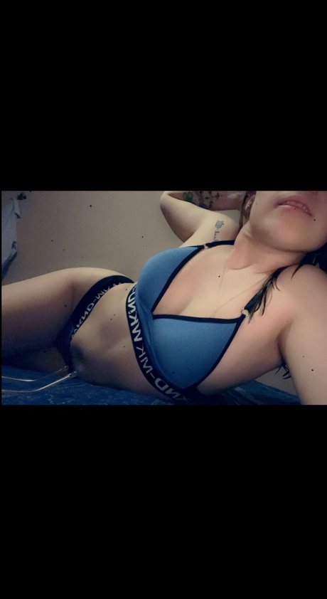 Naakte gelekte OnlyFans-foto van   