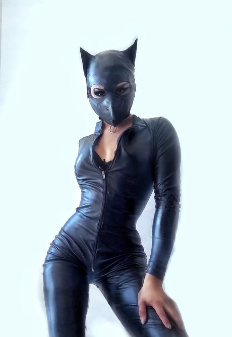 Naakte gelekte OnlyFans-foto van Poison Lips