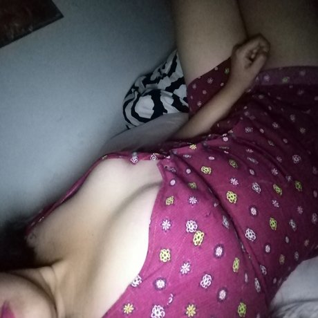 Naakte gelekte OnlyFans-foto van Lily