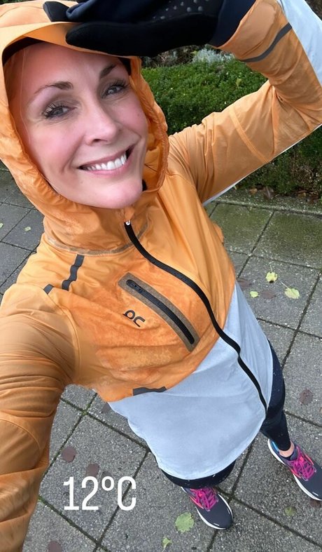Naakte gelekte OnlyFans-foto van Jenni Falconer