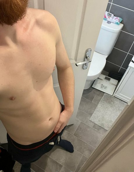 Naakte gelekte OnlyFans-foto van Leeritchie