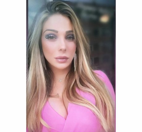 Naakte gelekte OnlyFans-foto van Gabriela Lori