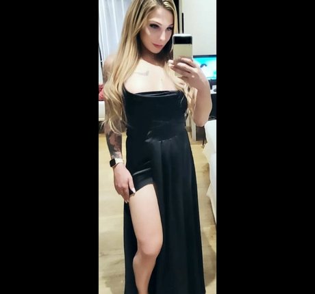 Naakte gelekte OnlyFans-foto van Gabriela Lori