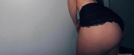 Naakte gelekte OnlyFans-foto van Julitka