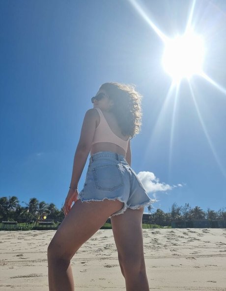 Naakte gelekte OnlyFans-foto van Maisa