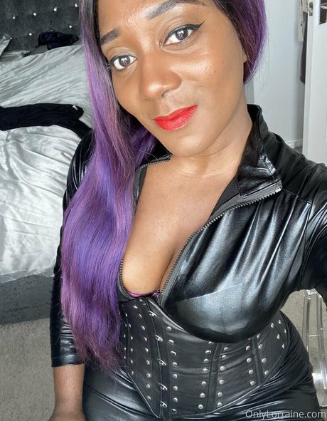 Naakte gelekte OnlyFans-foto van Mslorraineldn