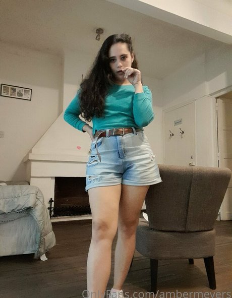 Naakte gelekte OnlyFans-foto van Ambermeyers