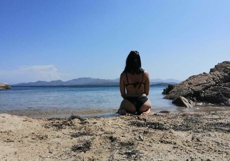 Naakte gelekte OnlyFans-foto van Jemahug