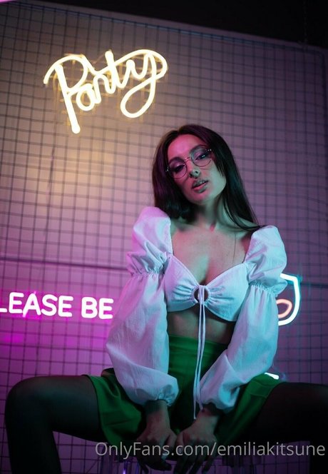 Naakte gelekte OnlyFans-foto van Onlyemiliaa