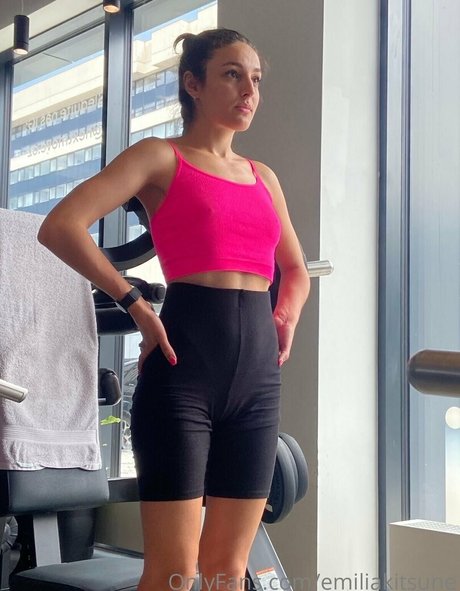 Naakte gelekte OnlyFans-foto van Onlyemiliaa