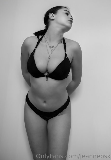 Naakte gelekte OnlyFans-foto van Jeanneosk