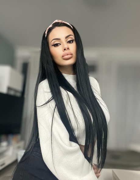 Naakte gelekte OnlyFans-foto van Celinefree