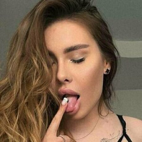 Naakte gelekte OnlyFans-foto van Tinaangel69