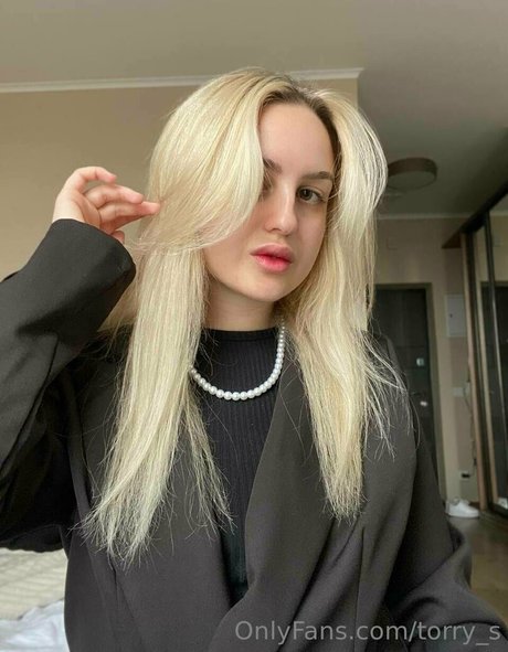 Naakte gelekte OnlyFans-foto van Torrys