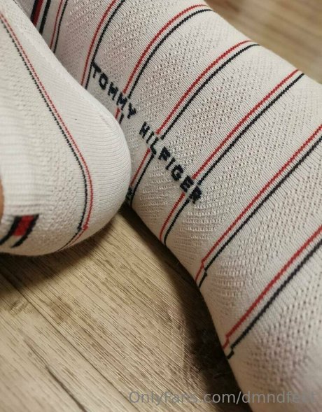Naakte gelekte OnlyFans-foto van Dmndfeet