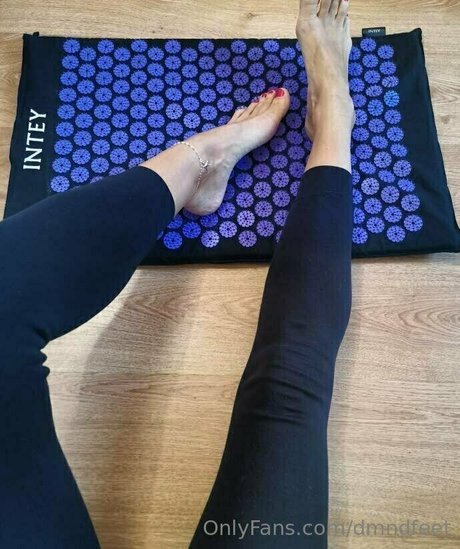 Naakte gelekte OnlyFans-foto van Dmndfeet