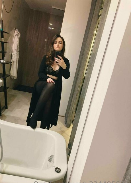 Naakte gelekte OnlyFans-foto van Sweetbonnyy