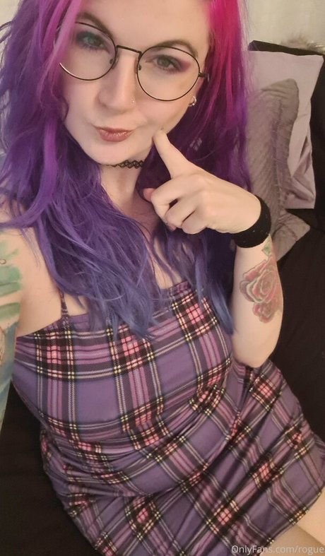 Naakte gelekte OnlyFans-foto van Rogue
