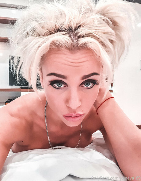 Naakte gelekte OnlyFans-foto van Juleeya69