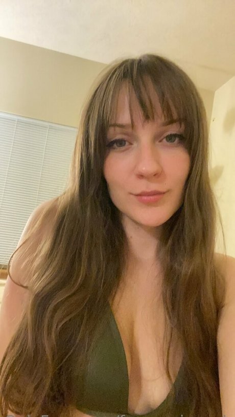 Naakte gelekte OnlyFans-foto van Foxxxyvixenph
