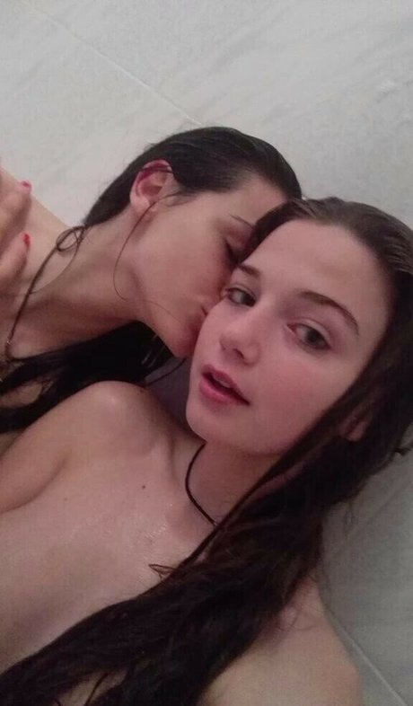 Naakte gelekte OnlyFans-foto van Abrunamagalhaes