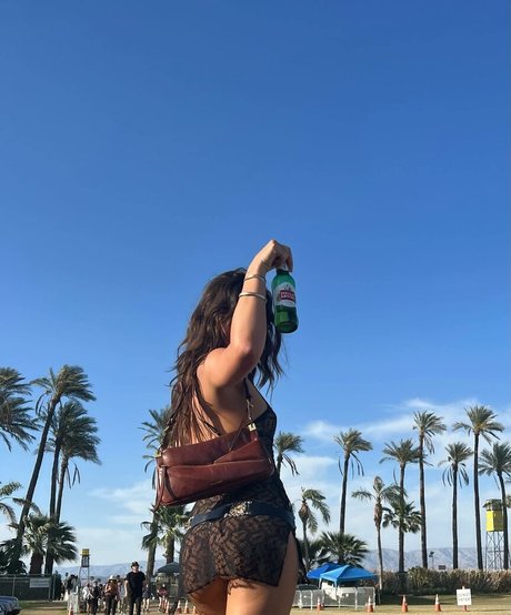Naakte gelekte OnlyFans-foto van Lydia Campanelli