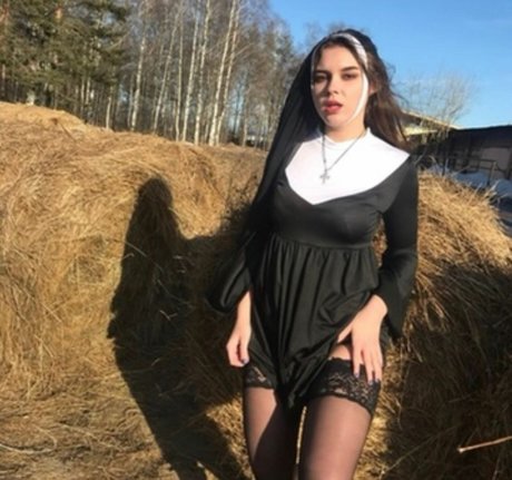 Naakte gelekte OnlyFans-foto van Alicewood