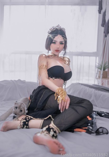 Naakte gelekte OnlyFans-foto van Titi Cosplay