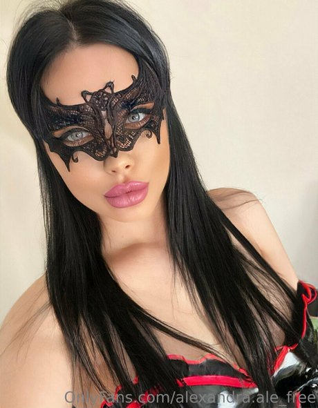 Naakte gelekte OnlyFans-foto van Alexandraalefree
