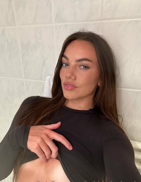 Naakte gelekte OnlyFans-foto van Bobbiedavisonly