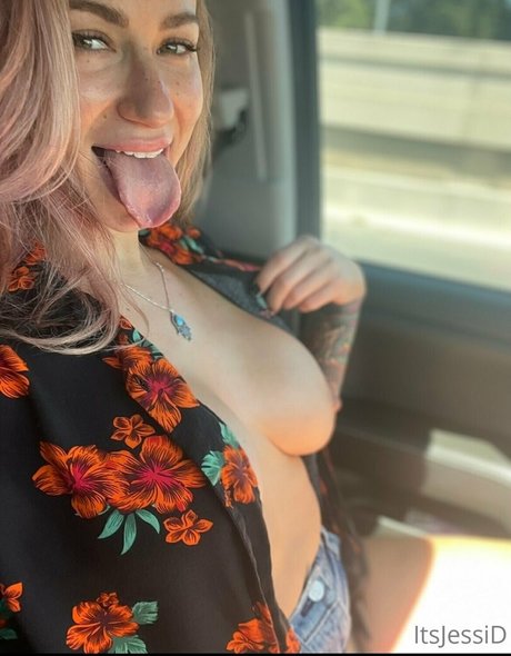 Naakte gelekte OnlyFans-foto van Itsjessid