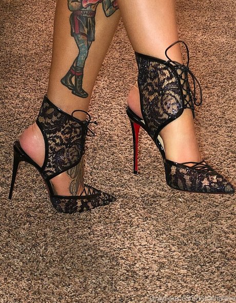 Naakte gelekte OnlyFans-foto van Tsnadialove